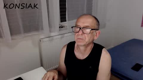 Komsiak online show from 19, 9, 2025