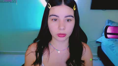 YINI online show from 15, 12, 2025