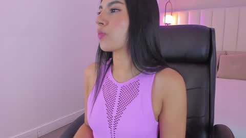 Snapshot of kosmic_21 chatting on 3, 2, 2025 K O S M I C online show from 3, 2, 2025