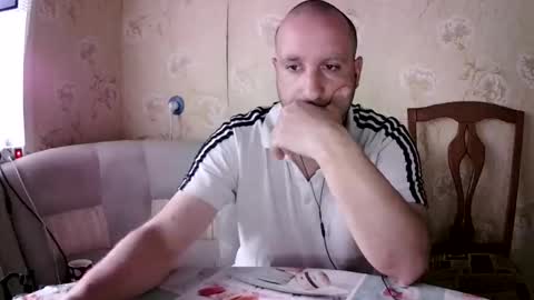 Snapshot of kostua31 chatting on 25, 5, 2026 kvg-1994 online show from 25, 5, 2026