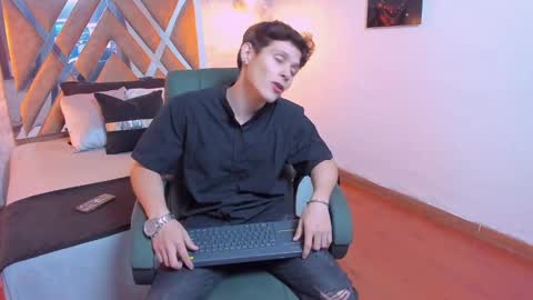 Snapshot of kraven_lust chatting on 1, 10, 2025 Kraven online show from 1, 10, 2025