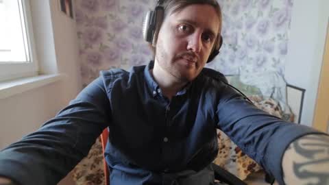 Krismojo online show from 10, 1, 2025