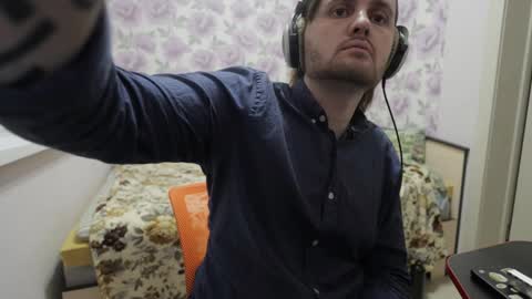 Krismojo online show from 10, 1, 2025