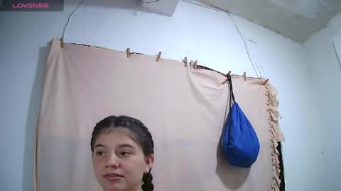 krissone online show from 11, 4, 2026