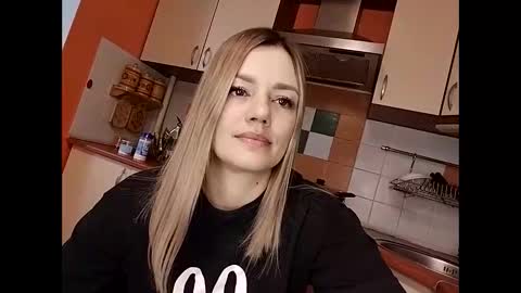 KrissSexi online show from 7, 2, 2025