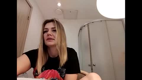 KrissSexi online show from 15, 2, 2025