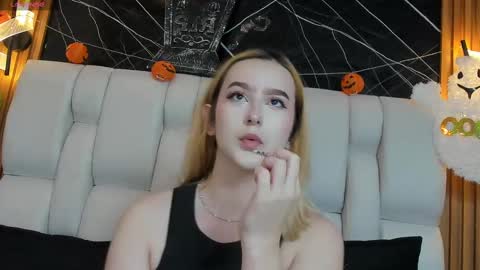 Snapshot of kristal_joi_dl chatting on 2, 11, 2025 kristal online show from 2, 11, 2025