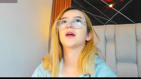 Snapshot of kristal_joi_dl chatting on 18, 11, 2025 kristal online show from 18, 11, 2025