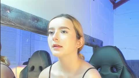 Snapshot of kristal_joi_dl chatting on 20, 11, 2025 kristal online show from 20, 11, 2025