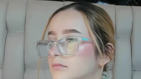 Snapshot of kristal_joi_dl chatting on 29, 11, 2025 kristal online show from 29, 11, 2025