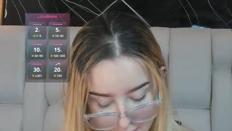 Snapshot of kristal_joi_dl chatting on 2, 12, 2025 kristal online show from 2, 12, 2025