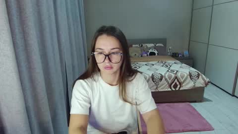 twitter    Annemarye 23 online show from 17, 9, 2025