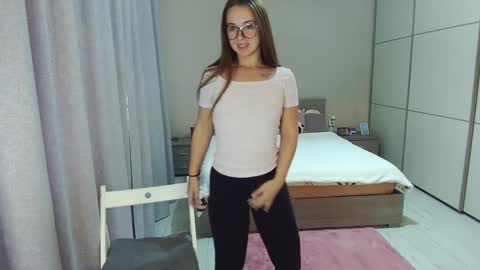 twitter    Annemarye 23 online show from 2, 10, 2025