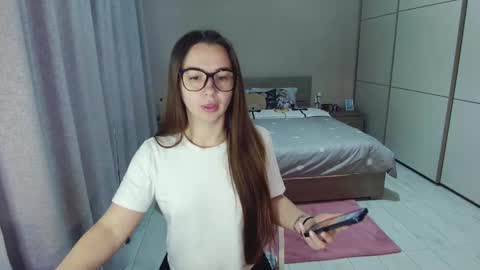 twitter    Annemarye 23 online show from 7, 1, 2026