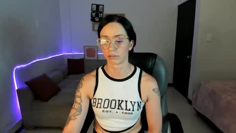 Snapshot of kristen_garner chatting on 16, 12, 2025 Sophia online show from 16, 12, 2025