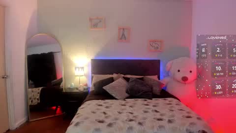 Snapshot of kristen_kassi chatting on 2, 3, 2025 Kristen online show from 2, 3, 2025