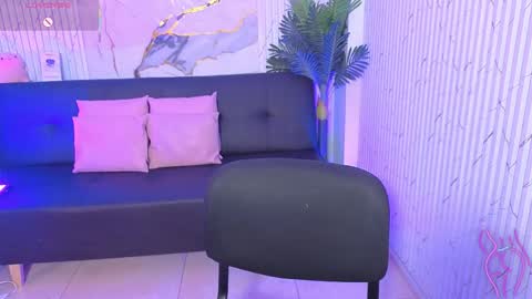 kristen_tay online show from 20, 4, 2026