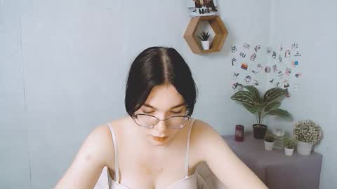 Snapshot of kristenx_x chatting on 8, 10, 2025 Kristen online show from 8, 10, 2025