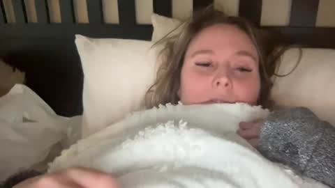 Snapshot of kristicutiez chatting on 6, 12, 2024 Kristi 3 online show from 6, 12, 2024