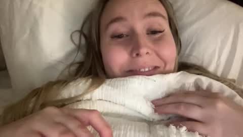 Snapshot of kristicutiez chatting on 13, 12, 2024 Kristi 3 online show from 13, 12, 2024