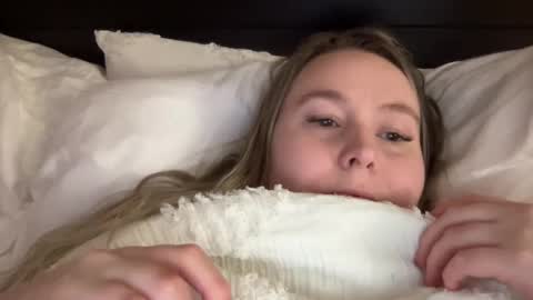 Snapshot of kristicutiez chatting on 13, 12, 2024 Kristi 3 online show from 13, 12, 2024