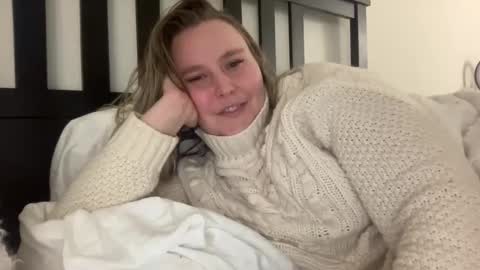 Snapshot of kristicutiez chatting on 30, 12, 2024 Kristi 3 online show from 30, 12, 2024