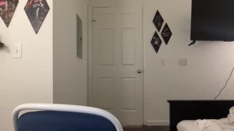 Snapshot of kristicutiez chatting on 8, 3, 2025 Kristi 3 online show from 8, 3, 2025