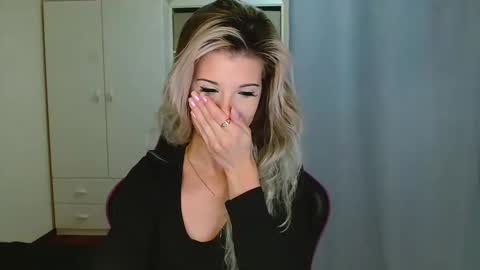 KristineAmore online show from 15, 12, 2025