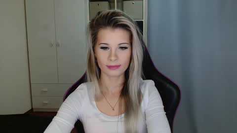 KristineAmore online show from 19, 12, 2025