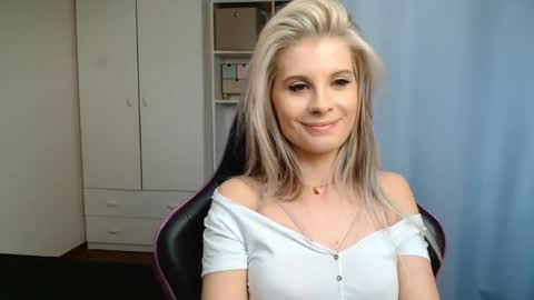 KristineAmore online show from 3, 6, 2026
