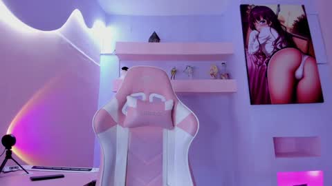 Snapshot of kristinwall chatting on 1, 2, 2025 KristinWall online show from 1, 2, 2025