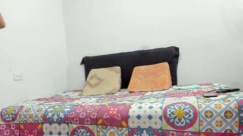 Zoe  Andrew online show from 9, 2, 2025