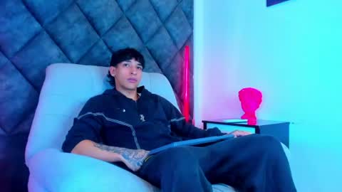 Kroy Wave  Muscle Tattoos Latino online show from 30, 7, 2026