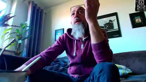 krummersaebel online show from 8, 3, 2025