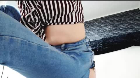 krystal desire online show from 2, 2, 2025