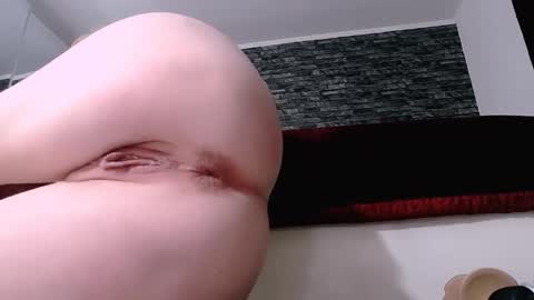 krystal desire online show from 7, 10, 2025