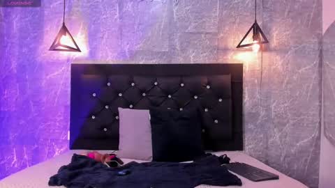 Kystal Taylor online show from 6, 10, 2025