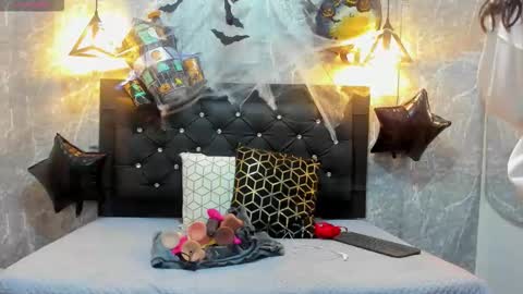 Kystal Taylor online show from 18, 10, 2025