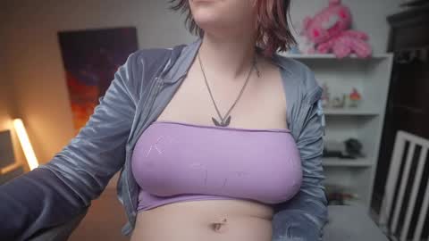 Snapshot of krystalsyxx chatting on 24, 2, 2025 Krystal Syx online show from 24, 2, 2025