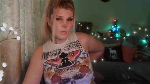 Snapshot of kudesnizza chatting on 15, 12, 2024 Annika MTF ts post -op online show from 15, 12, 2024