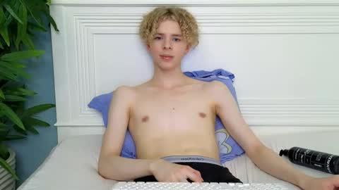 Snapshot of kudi_j chatting on 7, 11, 2025 Kudi online show from 7, 11, 2025