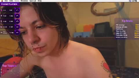 Snapshot of kuntboyzworld chatting on 8, 7, 2026 Krypto hethey online show from 8, 7, 2026