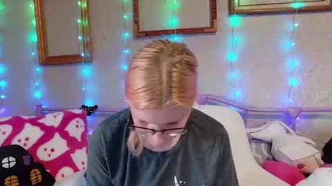 Samantha online show from 22, 4, 2026