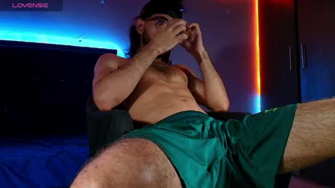 kuzzcoo online show from 7, 4, 2026