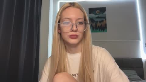 Bella and Alexandra online show from 10, 1, 2026