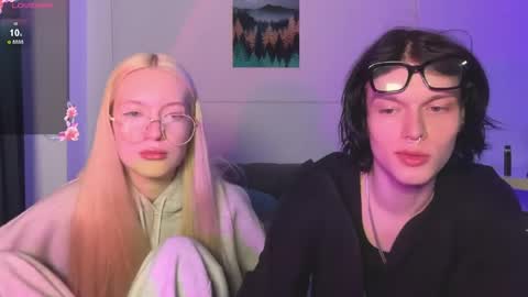 Bella and Alexandra online show from 19, 4, 2026