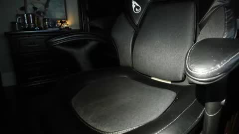 kwufbenk online show from 16, 12, 2025