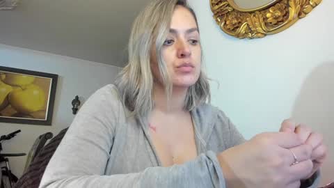 Snapshot of kyhara chatting on 2, 2, 2025 kyhara online show from 2, 2, 2025