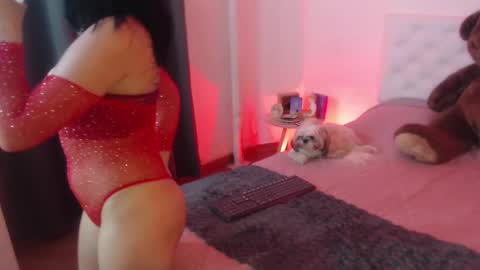 Snapshot of kylie444 chatting on 4, 11, 2025 Sara online show from 4, 11, 2025