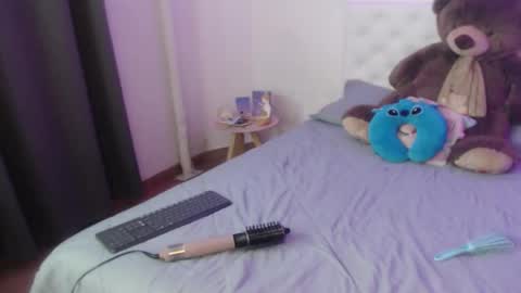 Snapshot of kylie444 chatting on 23, 11, 2025 Sara online show from 23, 11, 2025